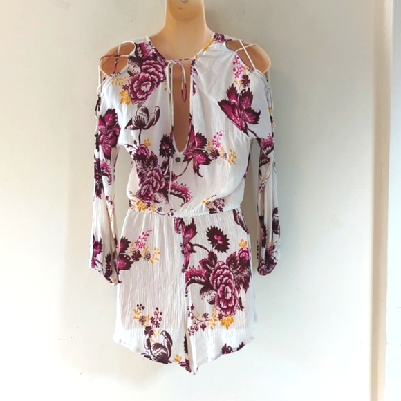 Billabong  Ivory Moonlight Lace-Up Romper - Picture 6 of 15